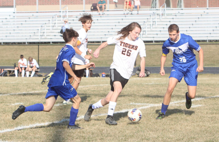 Newton Falls’ ‘small ball’ style lifts Tigers to 4-1 win over MVAC foe Jackson